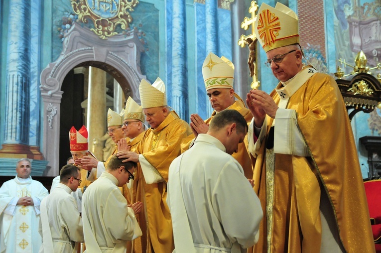Święcenia kapłańskie w archikatedrze lubelskiej
