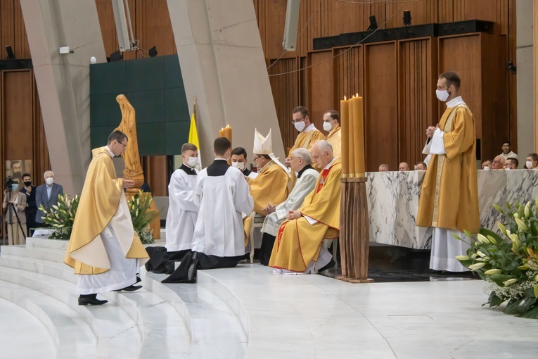 Święcenia kapłańskie w Świątyni Opatrzności Bożej