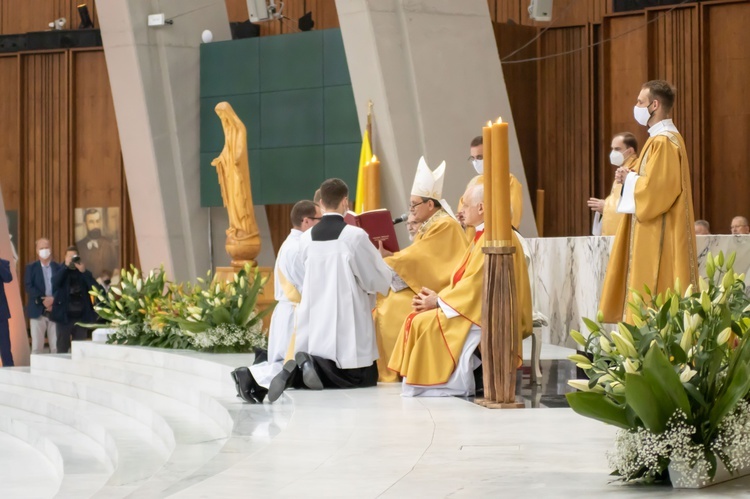 Święcenia kapłańskie w Świątyni Opatrzności Bożej