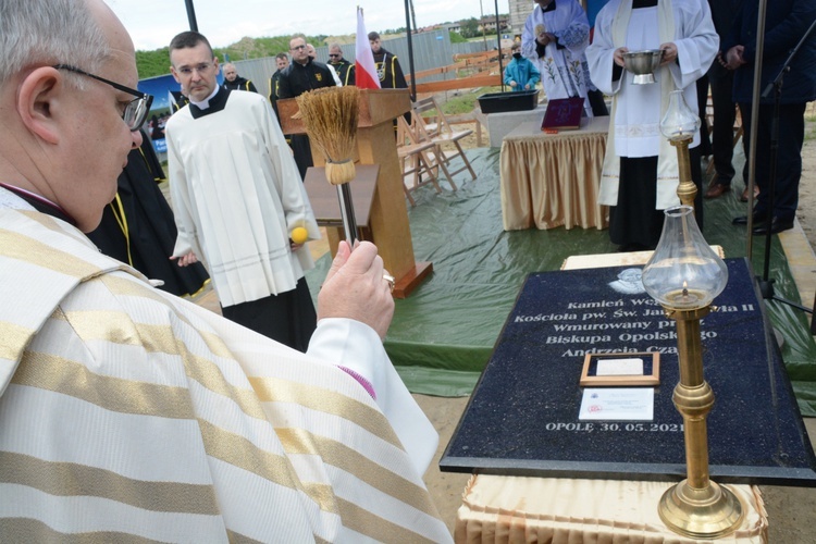 Kamień węgielny kościoła św. Jana Pawła II w Opolu