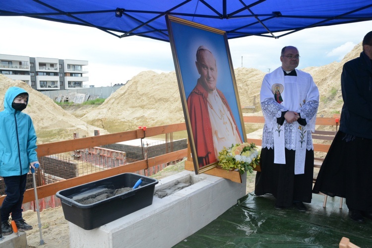 Kamień węgielny kościoła św. Jana Pawła II w Opolu