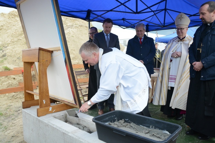 Kamień węgielny kościoła św. Jana Pawła II w Opolu