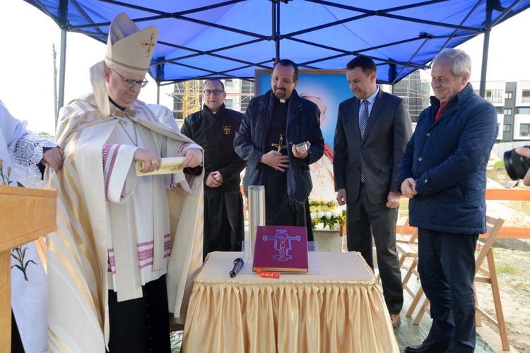 Kamień węgielny kościoła św. Jana Pawła II w Opolu