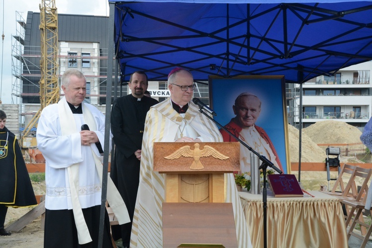 Kamień węgielny kościoła św. Jana Pawła II w Opolu