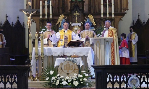 Ks. Wojciech Kamiński sprawował swoją pierwszą Mszę św. w Dankowicach 30 maja 2021 r.