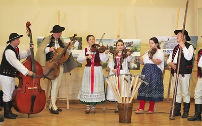 ▲	Zagrali muzycy z Beskidu Śląskiego i Żywieckiego.