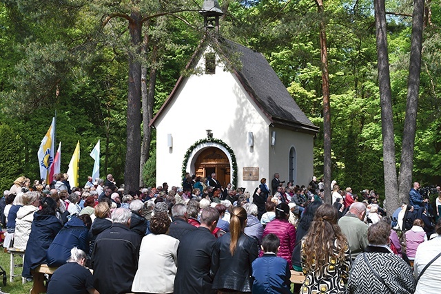 ▲	W uroczystości jubileuszowej wzięli udział pątnicy z różnych stron diecezji.