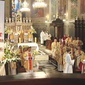 ▼	Zgromadzenie Sióstr Męki Pana naszego Jezusa Chrystusa w czasie liturgii zostało uhonorowane srebrnym medalem pontyfikatu papieża Franciszka i medalem pamiątkowym  „Pro Masovia”.