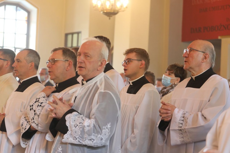 Prymicyjna Msza św. ks. Pawła Stawarczyka w Marklowicach Górnych