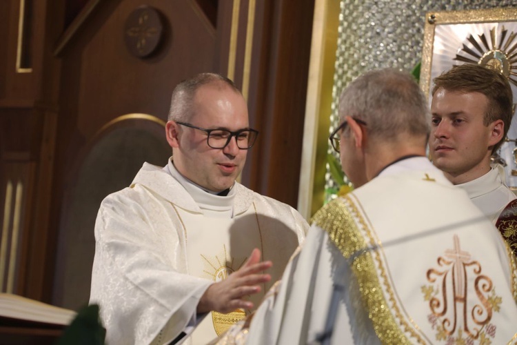 Prymicyjna Msza św. ks. Pawła Stawarczyka w Marklowicach Górnych