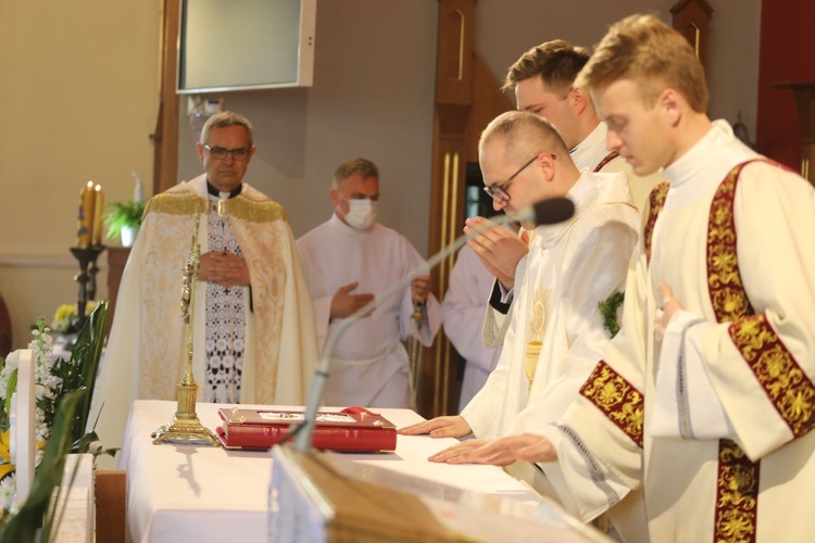 Prymicyjna Msza św. ks. Pawła Stawarczyka w Marklowicach Górnych