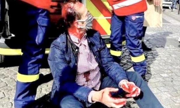 Atak Antify na katolicki marsz w Paryżu