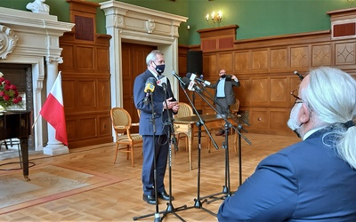 Wicepremier Piotr Gliński z wizytą w Dzikowie