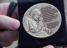 Medal upamiętnia papieską wizytę 