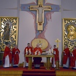 Neoprezbiterzy w seminaryjnej kaplicy