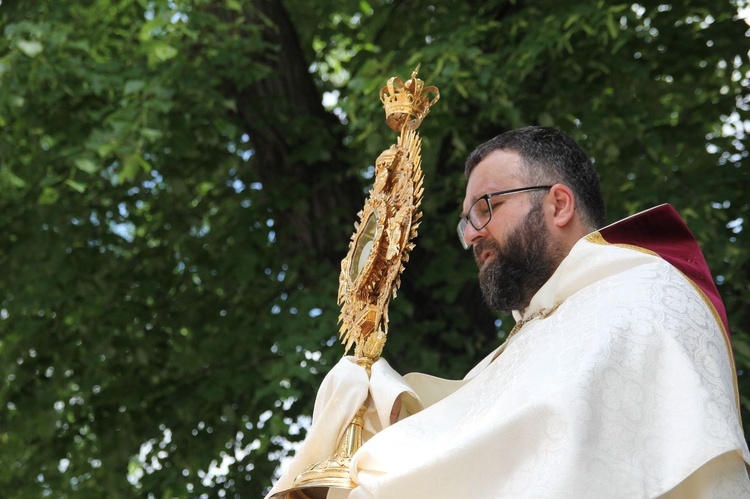 Tarnobrzeg. Procesja Bożego Ciała u ojców dominikanów