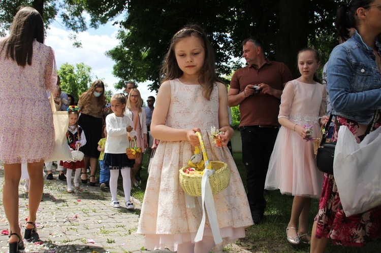 Tarnobrzeg. Procesja Bożego Ciała u ojców dominikanów