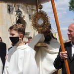 Tarnobrzeg. Procesja Bożego Ciała u ojców dominikanów