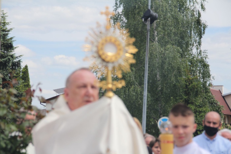 Tarnobrzeg. Procesja w parafii MBNP