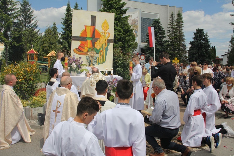 Tarnobrzeg. Procesja w parafii MBNP