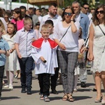 Tarnobrzeg. Procesja Bożego w parafii Miłosierdzia Bożego.