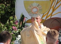 Tarnobrzeg. Procesja Bożego w parafii Miłosierdzia Bożego.