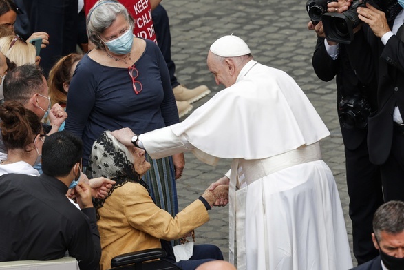 Papież na Boże Ciało: Eucharystia szkołą miłosierdzia