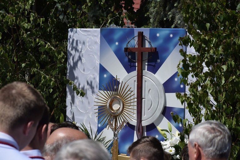 Boże Ciało 2021 - parafia pw. św. Jana Apostoła we Wrocławiu-Zakrzowie