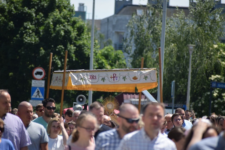 Boże Ciało 2021 - parafia pw. św. Jana Apostoła we Wrocławiu-Zakrzowie