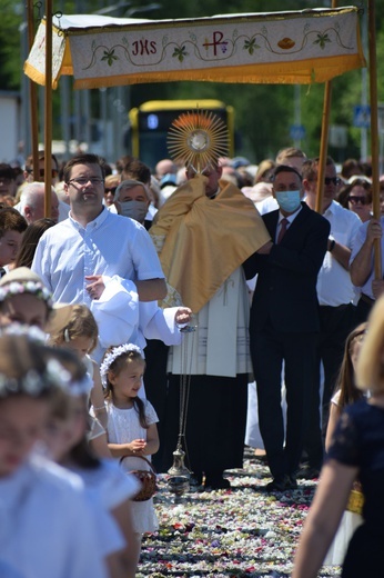 Boże Ciało 2021 - parafia pw. św. Jana Apostoła we Wrocławiu-Zakrzowie