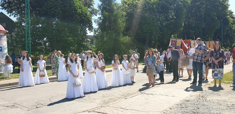 Boże Ciało w Parafii Najświętszego Serca Pana Jezusa w Ząbkowicach Śląskich