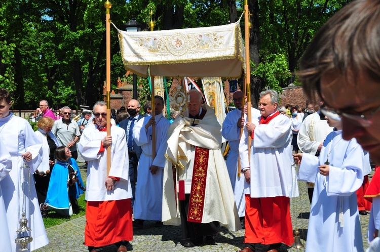 Boże Ciało w parafii Wniebowzięcia NMP w Bielawie