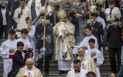 Tarnobrzeg. Uroczystość Ciała i Krwi Pańskiej