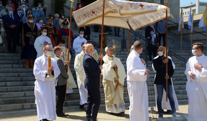 Katowice. Boże Ciało w katedrze 