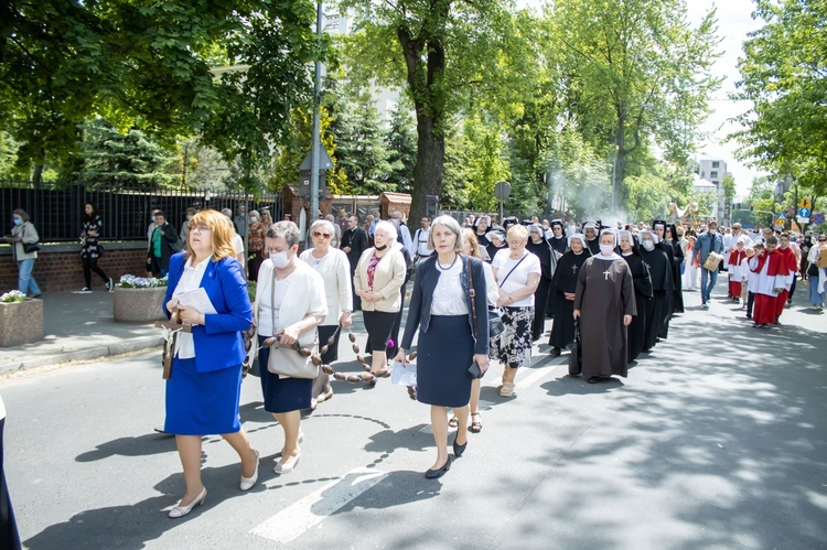 Dywan z kwiatów dla Jezusa