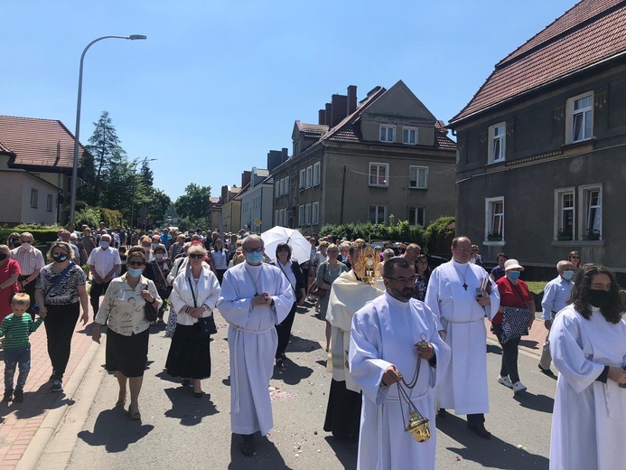 Procesja aż do ZOL-u