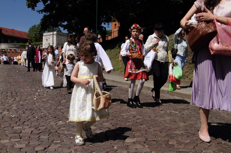 Boże Ciało 2021. Procesja z Wawelu na Rynek Główny