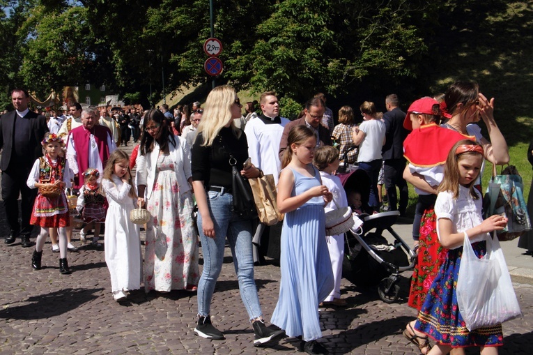 Boże Ciało 2021. Procesja z Wawelu na Rynek Główny