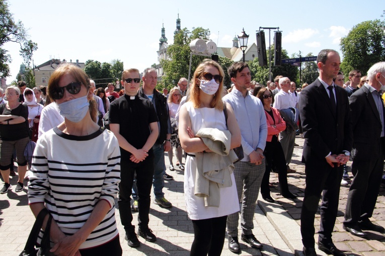 Boże Ciało 2021. Procesja z Wawelu na Rynek Główny