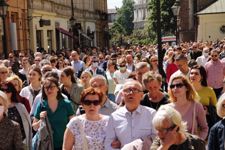 Boże Ciało 2021. Procesja z Wawelu na Rynek Główny