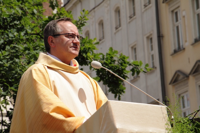 Boże Ciało 2021. Procesja z Wawelu na Rynek Główny