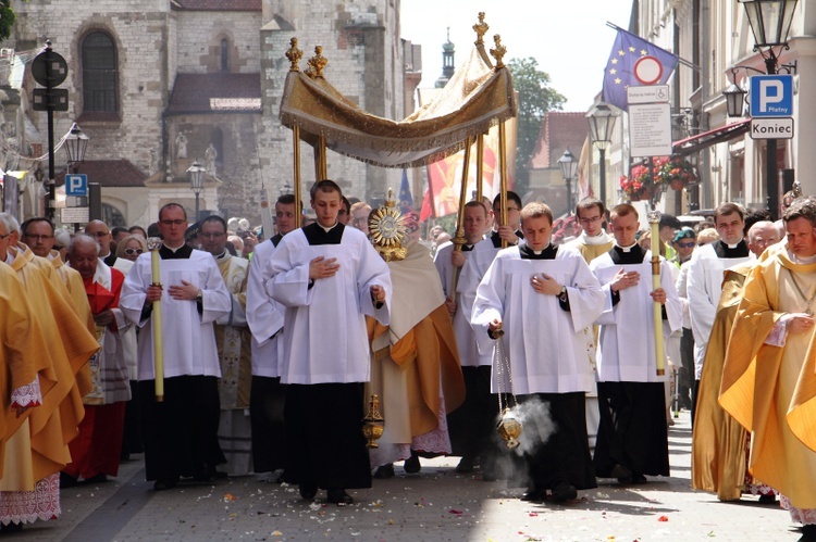 Boże Ciało 2021. Procesja z Wawelu na Rynek Główny