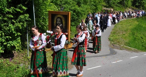 Glisne. Chrystus szedł przez wioskę