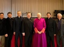 Ks. Edward Wawerski z przyjaciółmi.