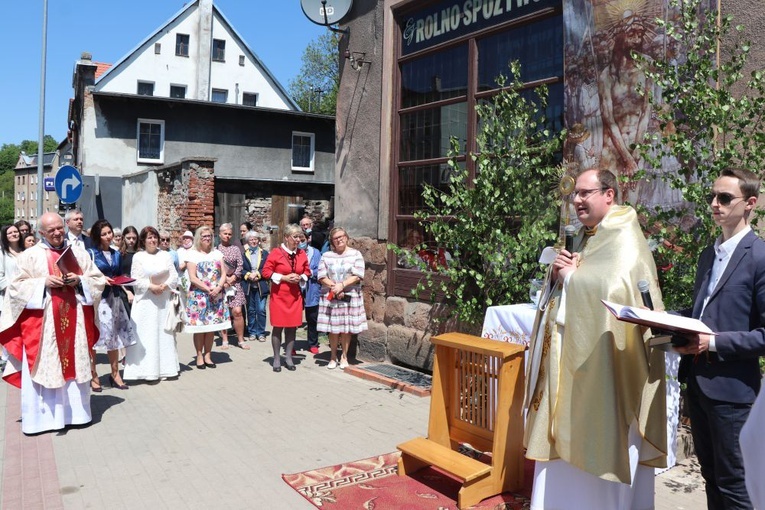 Boże Ciało u św. Barbary i w Zmartwychwstaniu w Wałbrzychu