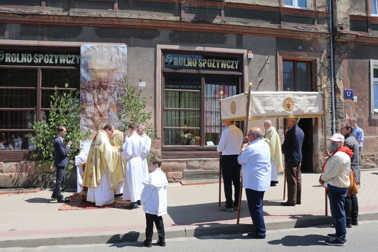 Boże Ciało u św. Barbary i w Zmartwychwstaniu w Wałbrzychu