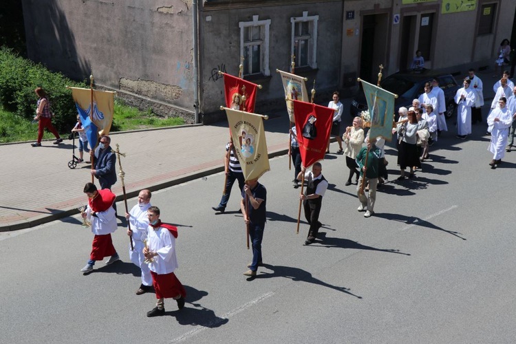 Boże Ciało u św. Barbary i w Zmartwychwstaniu w Wałbrzychu