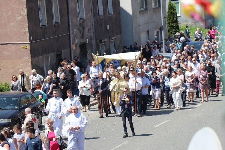 Boże Ciało u św. Barbary i w Zmartwychwstaniu w Wałbrzychu