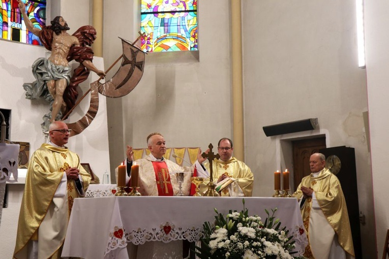 Boże Ciało u św. Barbary i w Zmartwychwstaniu w Wałbrzychu