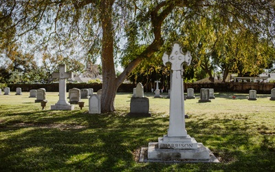 Australia – władze chcą przejąć kościelne cmentarze